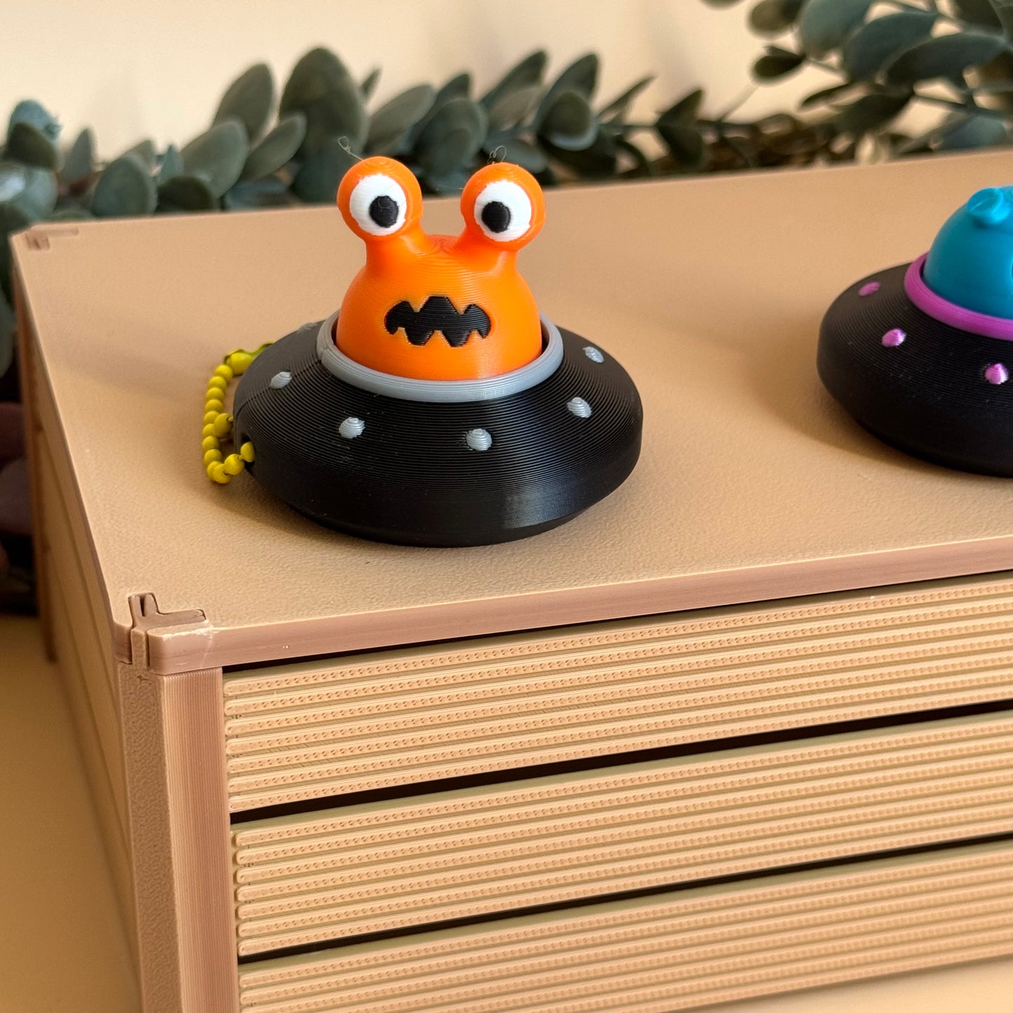 Alien Clicker and Fidget Spinner
