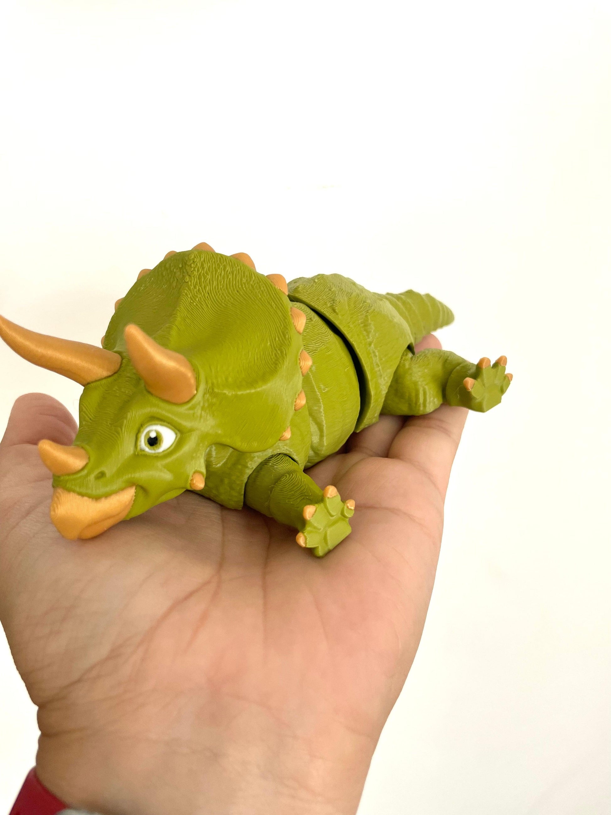 Realistic Triceratops - Fantasy Forest 3D