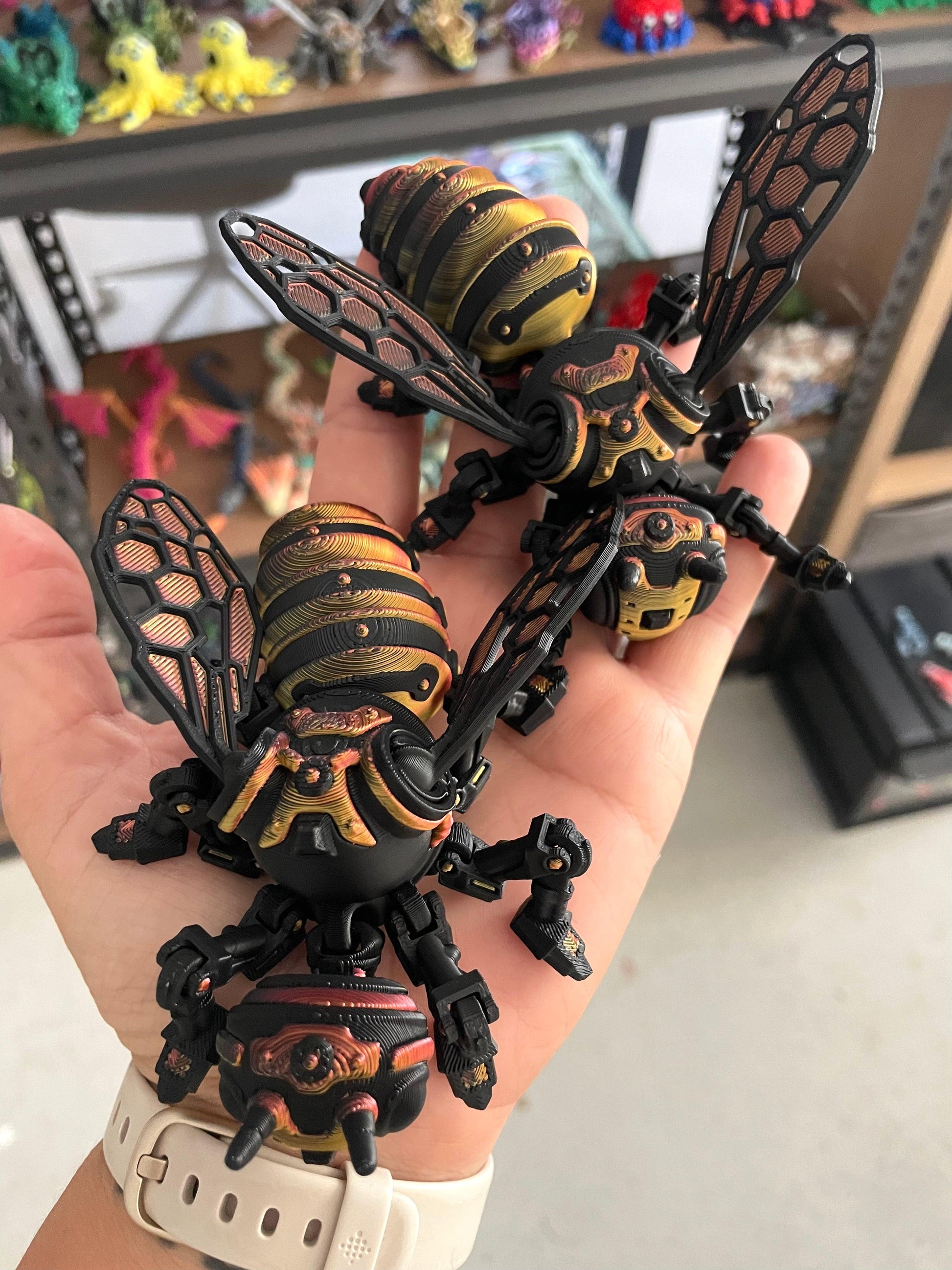 Mechanic Bee - Fantasy Forest 3D